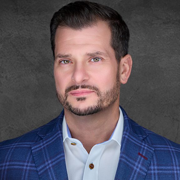 CW Headshot Stephen Miller